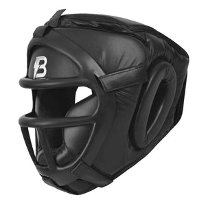 Casco Bruiser color negro. Hecho de cuero con relleno de espuma y careta de policarbonato. Perfil izquierdo.