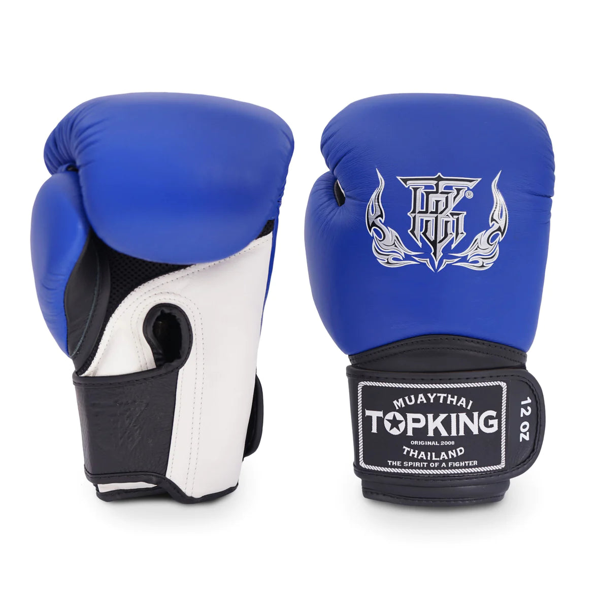 Guantes Top King color azul para Muay Thai. Guante por delante y por detrás . Logo de Top King en el centro y la muñequera. Hechos con 100% piel de vaca, sistema “Clima cool” en la palma de los guantes, correa de velcro alrededor de la muñeca. Imagen frontal.