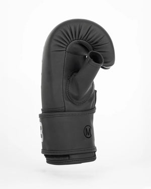Guantillas Bruiser negras. Logo brillante "Bruiser" en el centro en vertical. Hechas de polipiel resistente para entrenamientos frecuentes, golpeo en saco y manoplas. Perfil derecho.