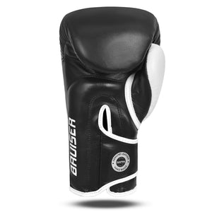Palma de guante de boxeo marca Bruiser color negro.. Hecho de piel de vaca con relleno promolded. Manguito curvo. Para entrenamiento diario.