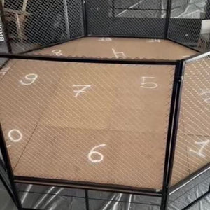 Jaula de MMA 5x5 octogonal. Base robusta con paneles de malla reforzada. Para gimnasios, academias de artes marciales y eventos de artes marciales mixtas.