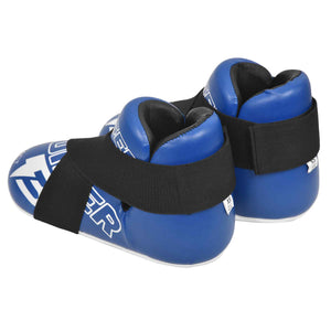 Protectores de pie "Bruiser" color azul para kickboxing, taekwondo o muay thai. Hechos de polipiel Sistema de sujeción con elástico y cierre de velcro. Imagen trasera.