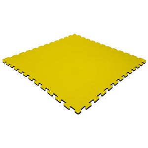 Pieza tatami puzzle 2cm color amarillo y negro con acabado profesional y antildeslizante. Tamaño 100x100cm con grosor de 2cm. Fabricado en EVA.