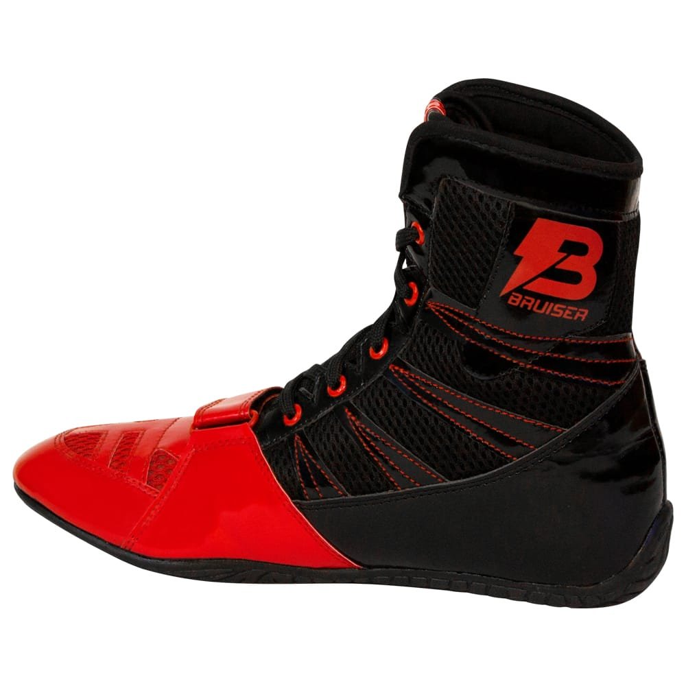 Botas de boxeo "Speed Ko" Bruiser color negras y rojas. Con cordones y velcro seguro. Perfil izquierdo. 