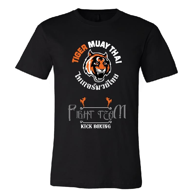 Camiseta Tiger Muay Thai manga corta color negro por delante.Logo en el centro. Hecha de algodón extrasuave con costuras reforzadas. Para Muay Thai, boxeo, entrenamiento . 