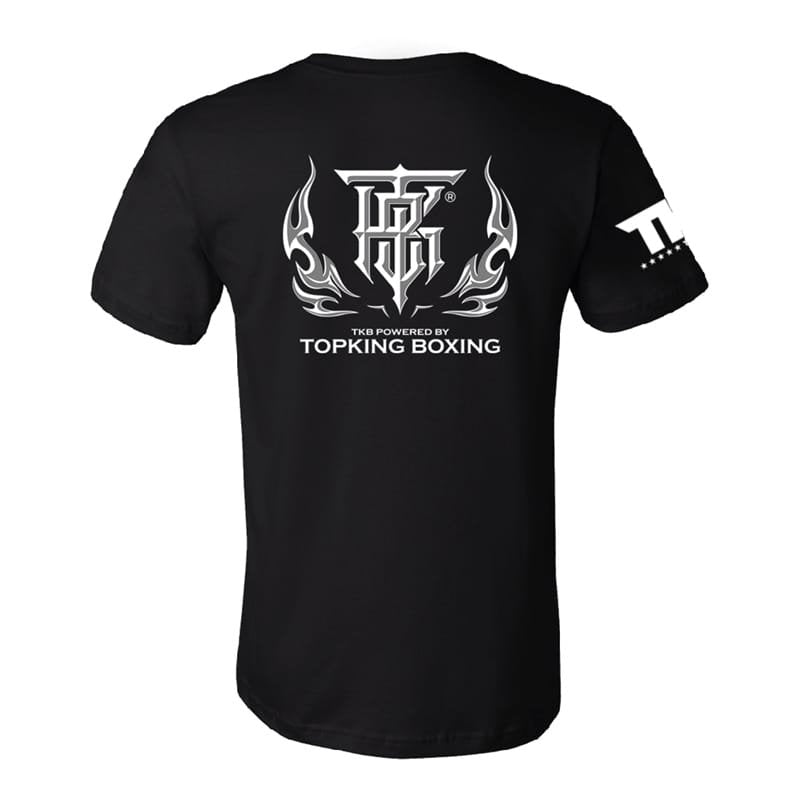 Parte trasera de camiseta de Muay Thai marca Top King color negro. Logo Top King en espalda en el centro. Hecho de algodón extrasuave. Para Muay Thai, boxeo, ropa de calle. 