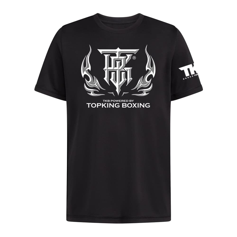 Camiseta Top King negra. Logo en el centro en blanco y en manga. Hecha de algodón extrasuave. Para muay thai, boxeo, ropa de calle. 