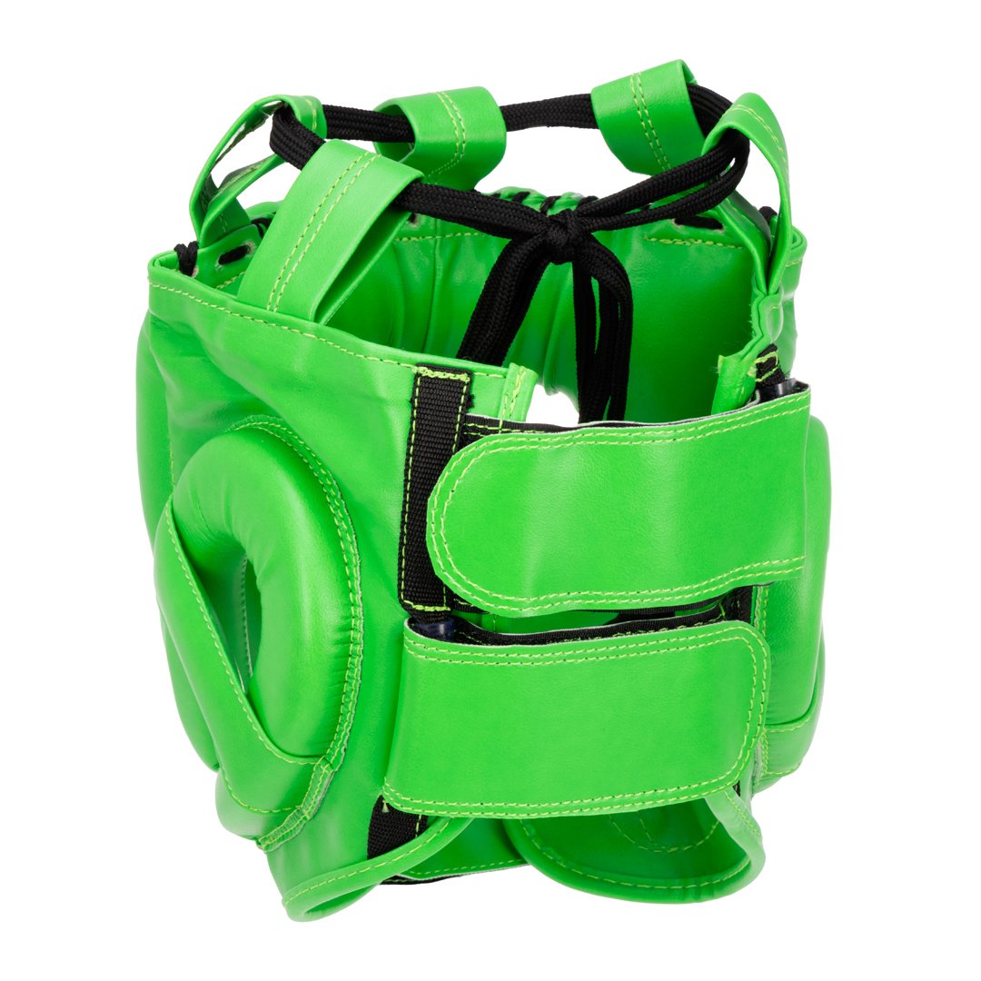 Casco de barra marca Bruiser color verde. Logo en el centro. Hecho de polipiel con relleno de espuma. Ajustable con cuerdas en parte superior. Parte trasera. 