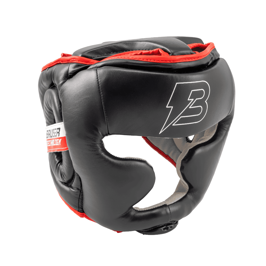 Casco marca Bruiser color negro y rojo. Logo en el centro. Hecho de polipiel. Ajuste cómodo y seguro con diseño transpirable. Imagen frontal.  