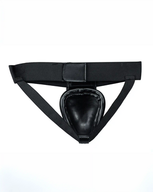Parte trasera coquilla Bruiser de metal color negro con logo en blanco en el centro. Para los deportes como Muay Thai, Kick Boxing, MMA y Boxeo.