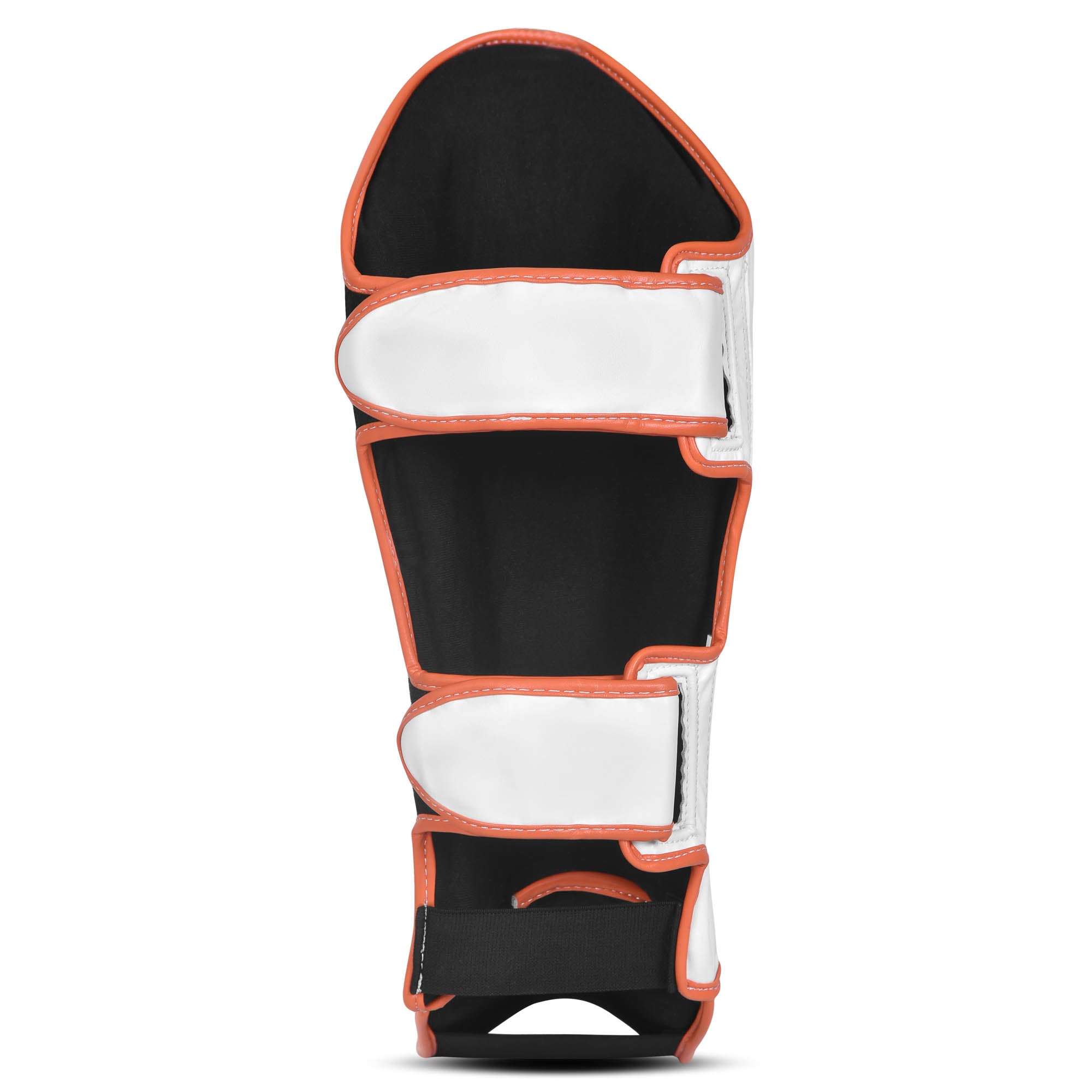 Espinillera marca Tiger por detrás color blanco y naranja. Logo en el centro. Hechas de polipiel con espuma absorbente. 
