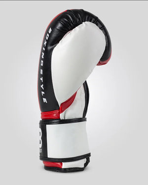 Guantes de boxeo de piel sintética, rojos, negros y blancos, para muay thai, kick boxing y trabajo de saco y manoplas. Perfil derecho.