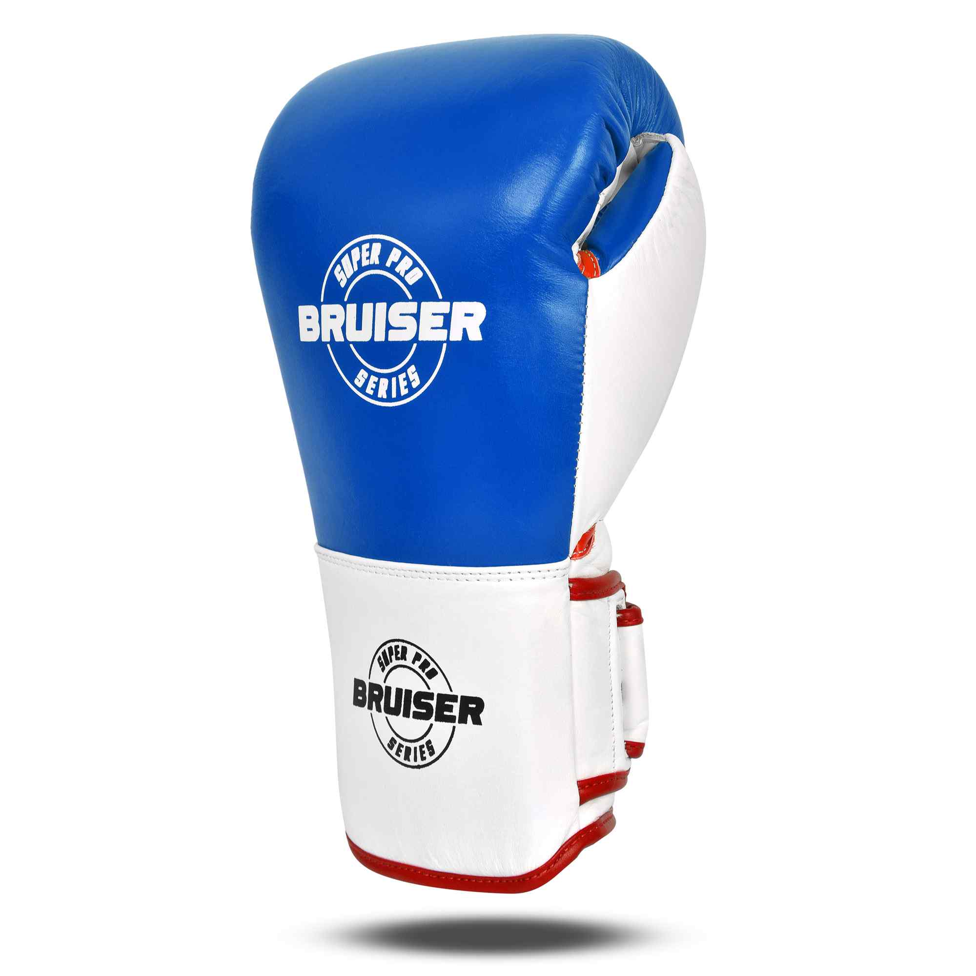Guante de boxeo BRUISER color azul y blanco con detalle rojos. Logo Bruiser en el centro. Hechos de piel de vaca con acolchado denso. Cierre velcro seguro. Para entrenamientos en saco, manoplas, sparring, profesional o amateur. Imagen frontal.