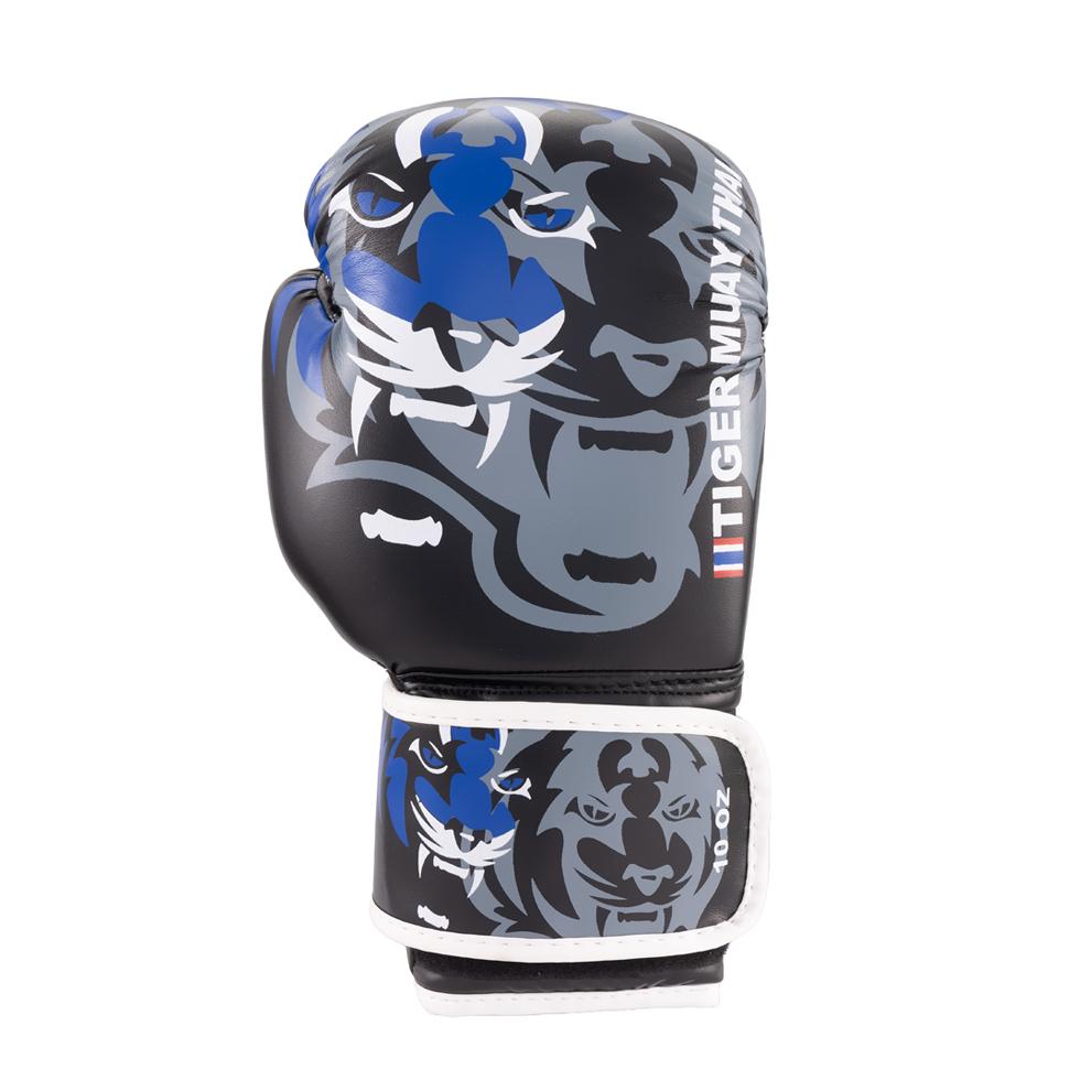 Guantes Tiger para Muay Thai, color negro con diseño "Tiger" azul. Hechos de polipiel de alta calidad. Foto frontal. 