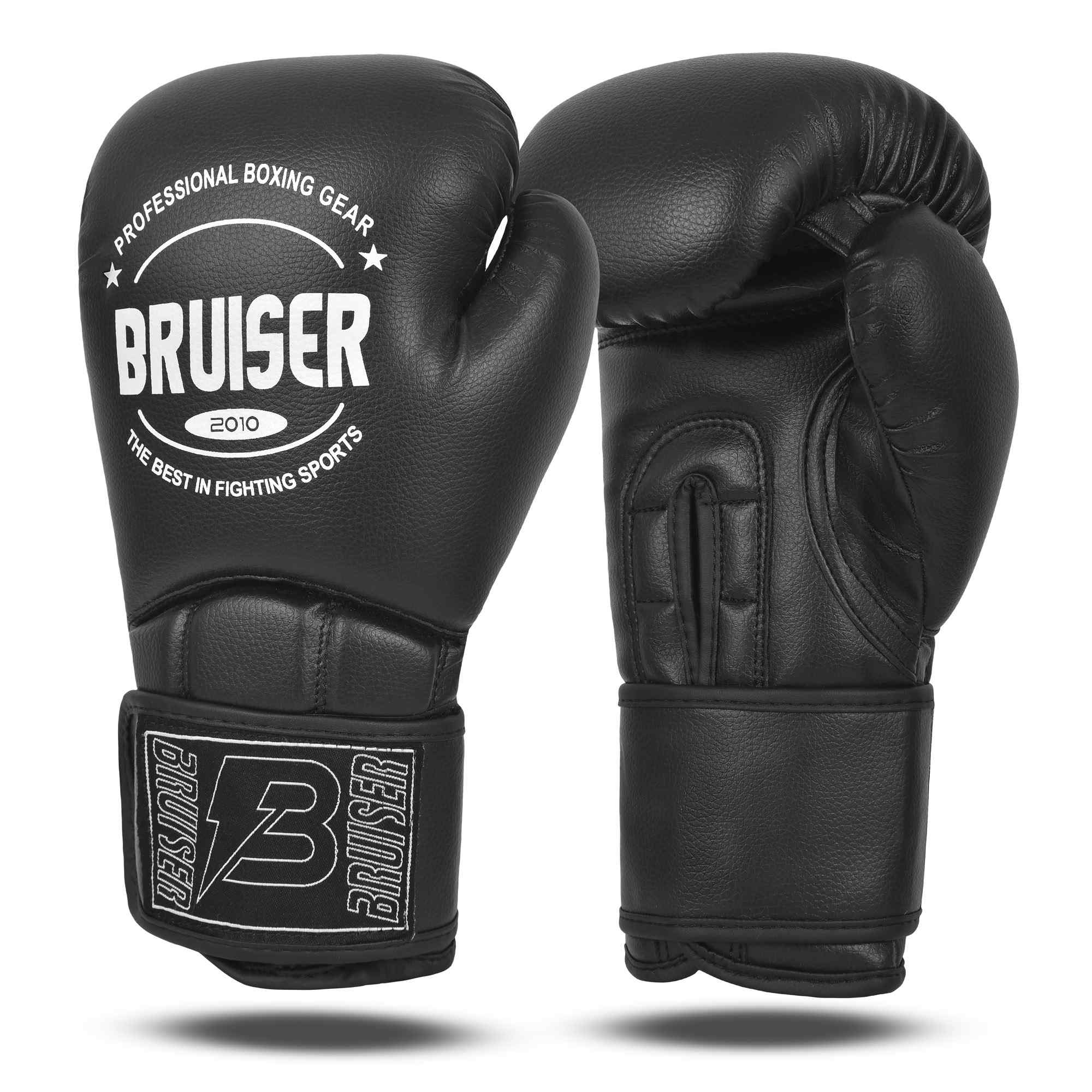 Guantes de boxeo marca Bruiser color negro con detalles blancos elegante. Logo en el centro. Hechos de polipiel con acolchado interno. Diseño con ventilación. Para sparring. 