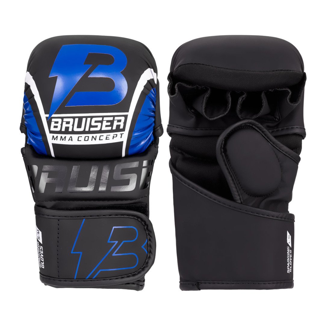 Guantes de MMA por delante y por detrás marca Bruiser color negro y azul. Logo en el centro. Hechos de poliuterano y cuero. Forro interior con espuma y cierre de velcro seguro. 