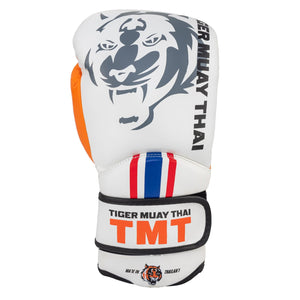 Guante marca Tiger color blanco y naranja. Logo Tiger en el centro. Hecho de piel de vaca con relleno en Flex. Velcro seguro. Imagen frontal. 