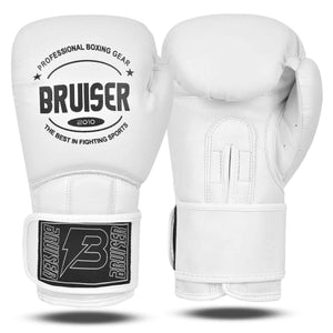 Par de guantes de boxeo blancos Spirit de la marca Bruiser, ideales como guantes de boxeo para entrenamiento intenso y sparring.