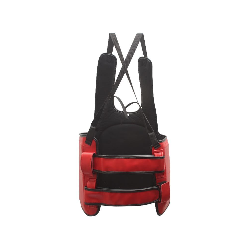 Peto marca Tiger por detrás color rojo. Logo de la marca en el centro. Hecho de polipiel con espuma en abdomen, costillas y pecho. Sujeción trasera mediante elásticos cortos y velcro Especial para Muay Thai. Imagen trasera. 