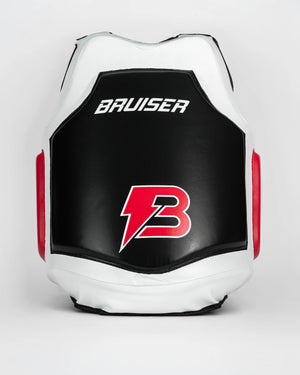 Ventral "Bruiser" color blanco negro y rojo, con logo en la parte frontal. Con gel de alta absorción de impactos. Ajuste al cuerpo y velcro reforzado. Imagen frontal.  