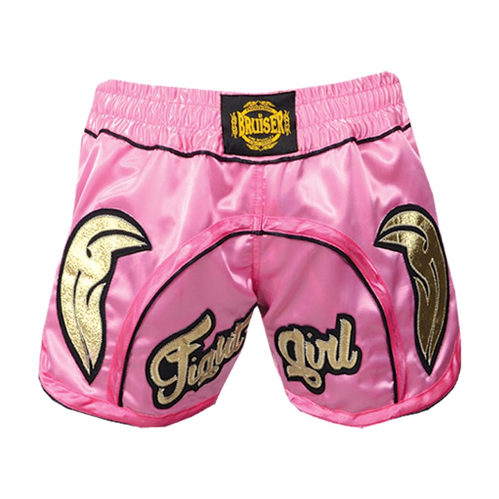 Short de Muay Thai rosa con detalles dorados y negros para mujeres. "Fight Girl" escrito en dorado en muslos. Diseño ligero y transpirable hecho con material para alto rendimiento. Imagen frontal.