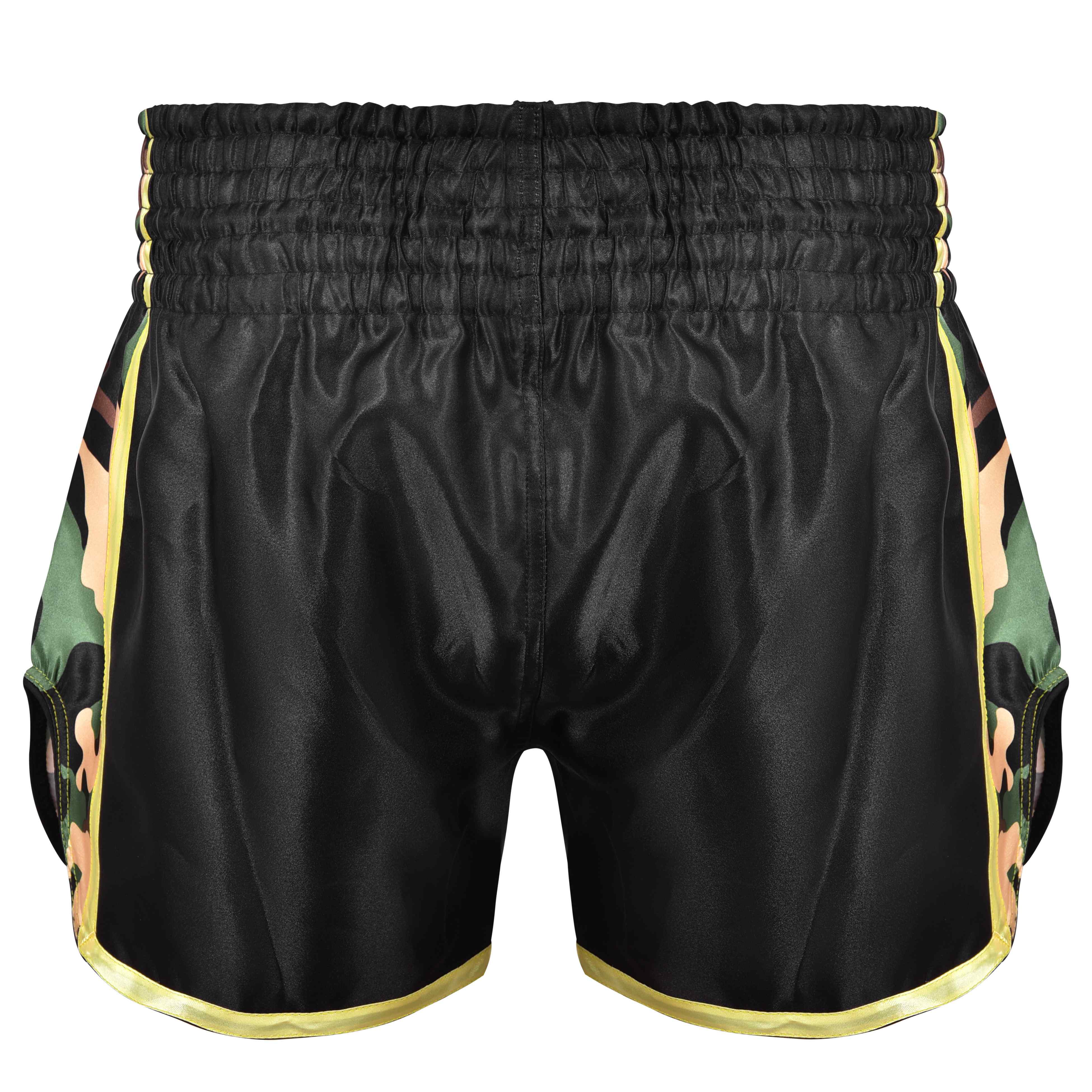 Short de Muay Thai "Bruiser" satén color negro con detalles dorados y diseño camuflaje. Logo en el centro y cintura elástica. Diseño camuflaje a los lados. Foto trasera. 