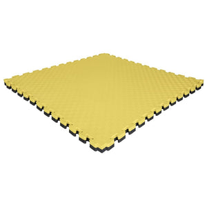 Pieza tatami puzzle 2,5cm color amarillo y negro con acabado profesional y antildeslizante. Tamaño 100x100cm con grosor de 2,5cm. Fabricado en EVA.  