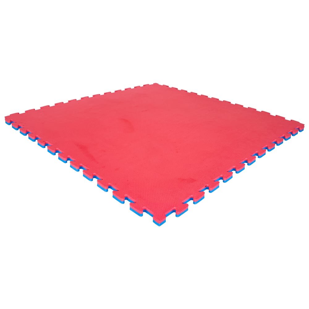 Pieza tatami puzzle 2cm color rojo y azul con acabado profesional y antildeslizante. Tamaño 100x100cm con grosor de 2cm. Fabricado en EVA.  