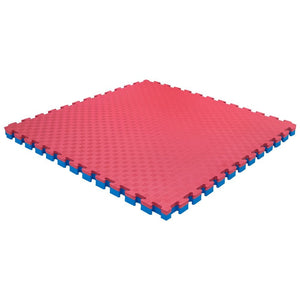 Pieza tatami puzzle 4cm color rojo y azul con acabado profesional y antildeslizante. Tamaño 100x100cm con grosor de 4cm. Fabricado en EVA.  